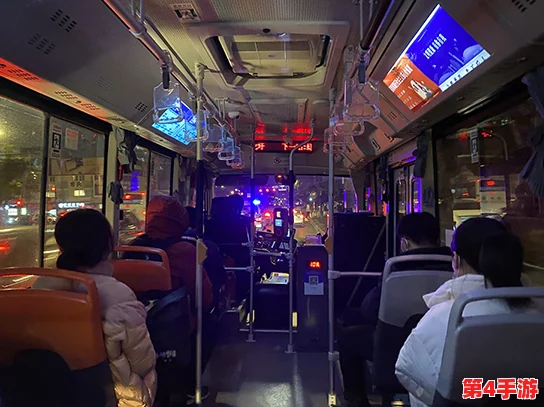 混沌小镇公交车：乘坐体验如梦似幻，让人流连忘返