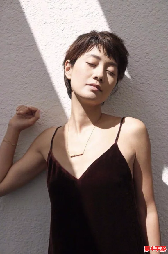 搡老女人老妇女老熟女o的故事背景：探讨人们对年长女性的偏见与社会角色的重新定位