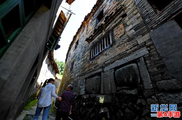 老镖客城中村扫扫任务视频：探寻历史文化，感受乡村风情