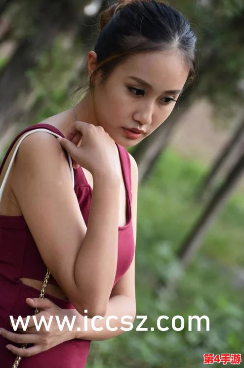 中学白丝校花:校园生活中的青春魅力与时尚风潮的完美结合 中学白丝校花:校园生活中的青春魅力与时尚风潮的完美结合