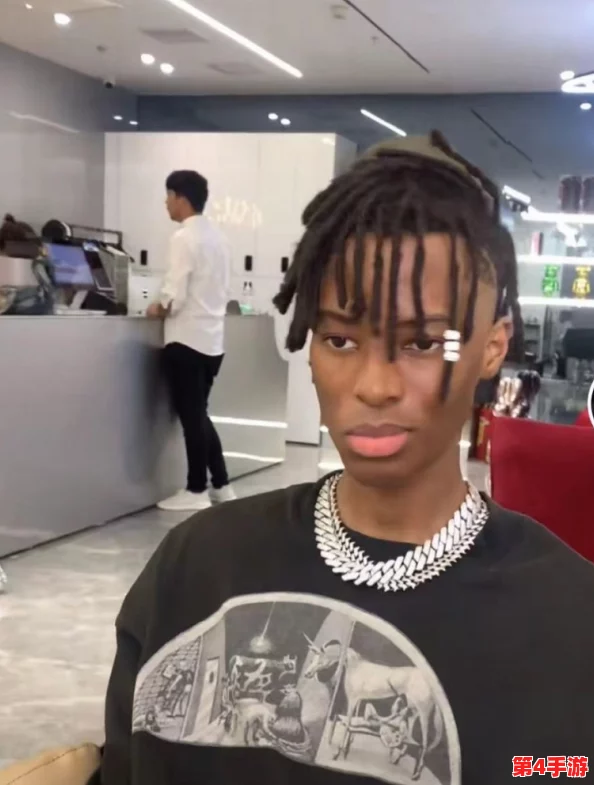 三个黑人狂躁刘玥:网友热议其大胆表现与审美争议,引发观众情感共鸣与深思 三个黑人狂躁刘玥:网友热议其大胆表现与审美争议,引发观众情感共鸣与深思