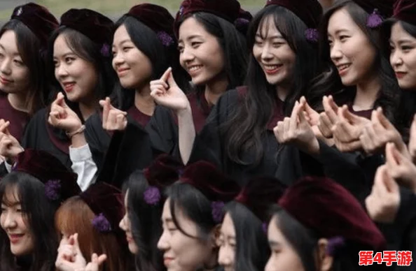 黑料社区xguα55TV：揭秘隐藏在明星背后的真实生活，精彩内幕一网打尽