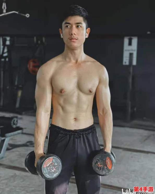 Gay翘屁嫩男教练沦陷GV,网友热议:这剧情真是太离谱了,谁能想到他会被这样的人吸引! Gay翘屁嫩男教练沦陷GV,网友热议:这剧情真是太离谱了,谁能想到他会被这样的人吸引!