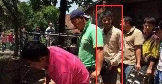 黑料不打烊-吃瓜曝光:某知名明星私生活再遭揭露,引发网友热议与讨论 黑料不打烊-吃瓜曝光:某知名明星私生活再遭揭露,引发网友热议与讨论