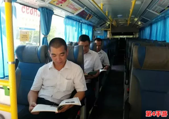 公交车坐最后一排c,乘客体验与司机互动的独特视角,让我们一起感受这段旅程中的点滴故事与温暖瞬间 公交车坐最后一排c,乘客体验与司机互动的独特视角,让我们一起感受这段旅程中的点滴故事与温暖瞬间
