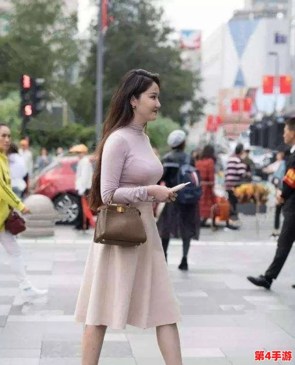 白丝校花h：校园青春与时尚潮流的完美结合，展现年轻人的活力与魅力
